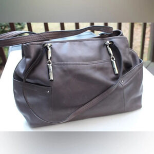 B. Makowsky shoulder bag